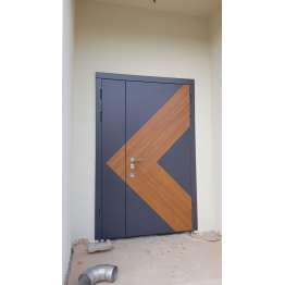 НАШІ РОБОТИ Вхідні двері металеві в будинок з МДФ накладками